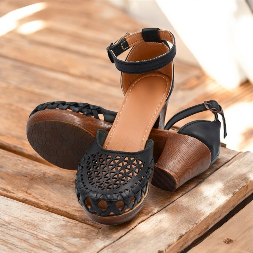 🎉SALE SUNDAY ONLY NWOT CUCOS MEXICAN leather ankle strapped heels